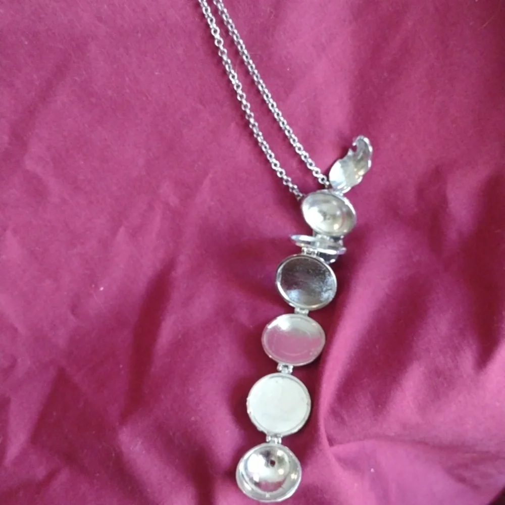 Picture locket! - Picture 2 of 3